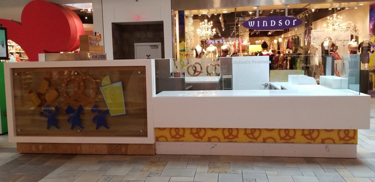 Wetzel’s Pretzels Food Sales Kiosk at Castleton Square